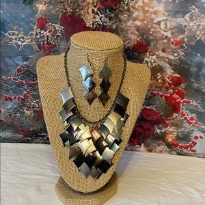 Vintage Style Metal Flake Bib 18+ Inch Necklace!